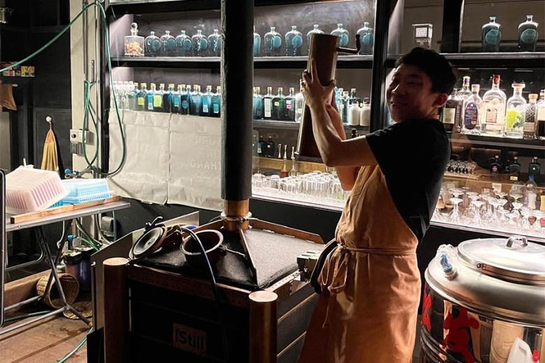 Visit a Cambodian gin bar | Travel Nation