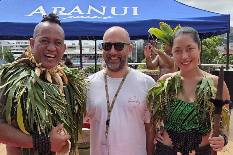 Jim boarding the Aranui 5 | Travel Nation