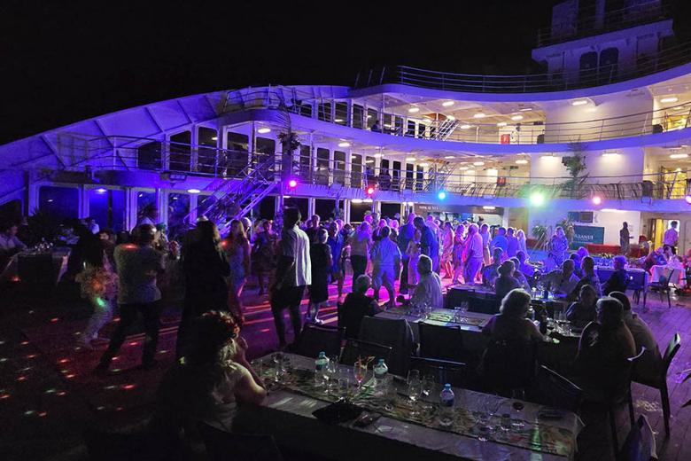 A disco aboard the Aranui 5 | Travel Nation