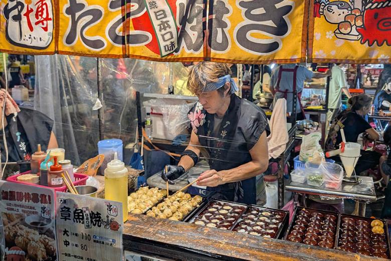 Explore the street food stalls in Taipei | Travel Nation