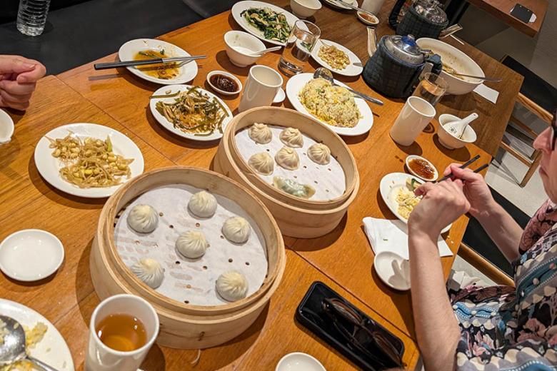Eat traditional dumplings in Taiwan | Travel Nation