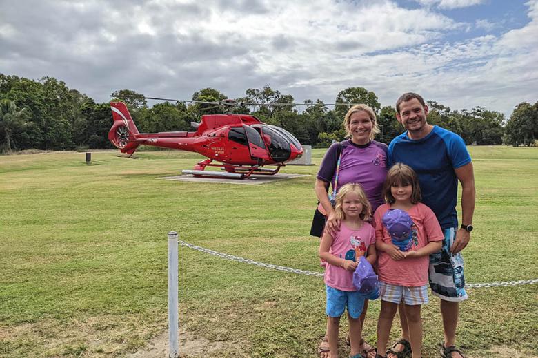 900x600-australia-queensland-chris-kids-helicopter