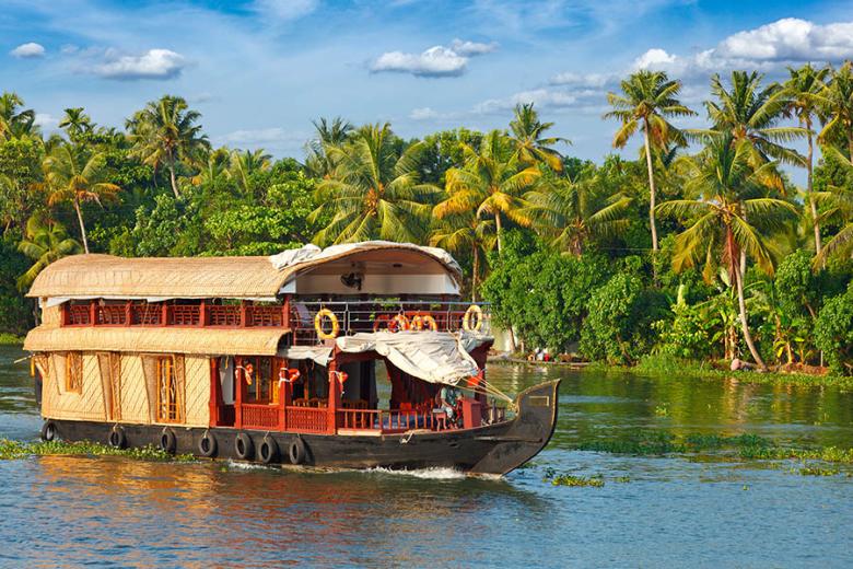 900x600-india-kerala-houseboat-scenery