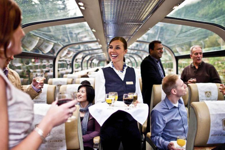 canada_rocky_mountaineer_gold_service_900x600