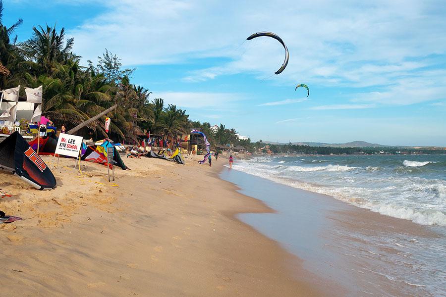 Kitesurfing in Mui Ne will be a beautiful experience