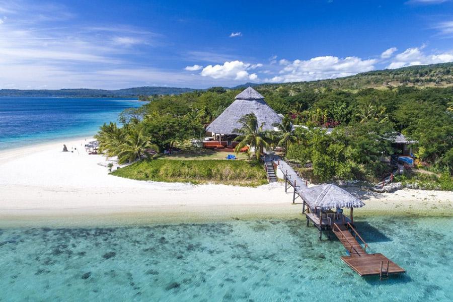 Relax by the beach at The Havannah in Vanuatu | Photo credit: The Havannah 
