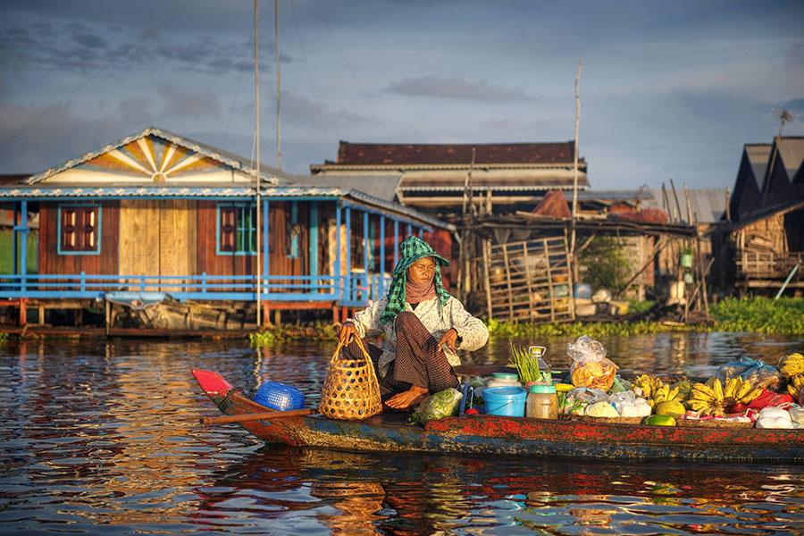 Visit the floating market in Siem Reap | Travel Nation