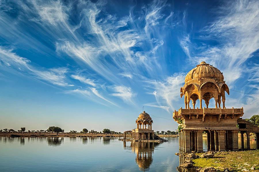 Admire the ruins at Gadi Sagar Lake in Jaisalmer | Travel Nation