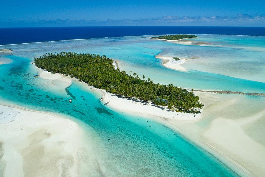 Enjoy views over the stunning Aitutaki Lagoon | Travel Nation