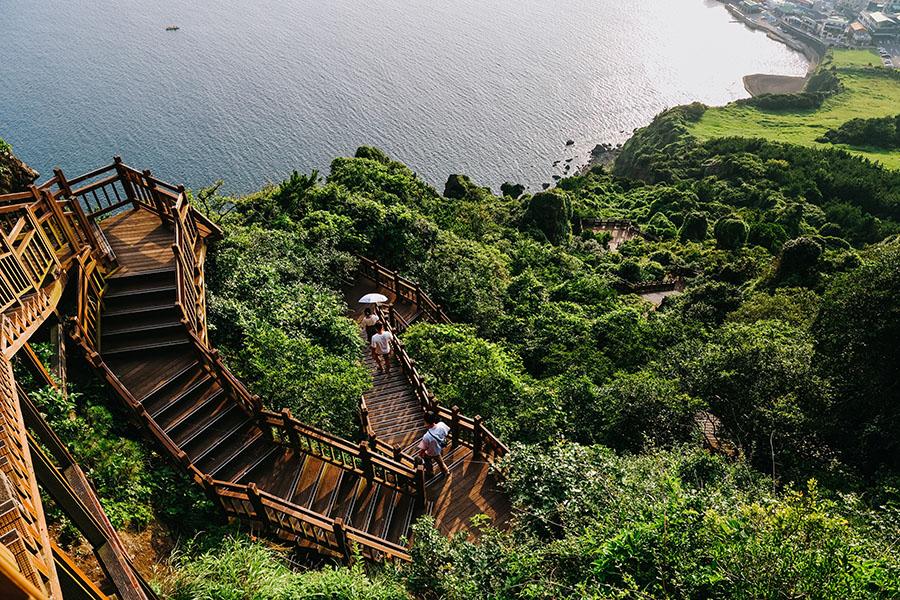 Climb the steps up to Seongsan Mountain in Jeju Island | Travel Nation
