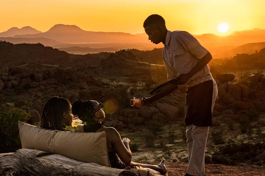 Enjoy sunset drinks with spectacular views | Photo credit: Mowani Mountain Camp