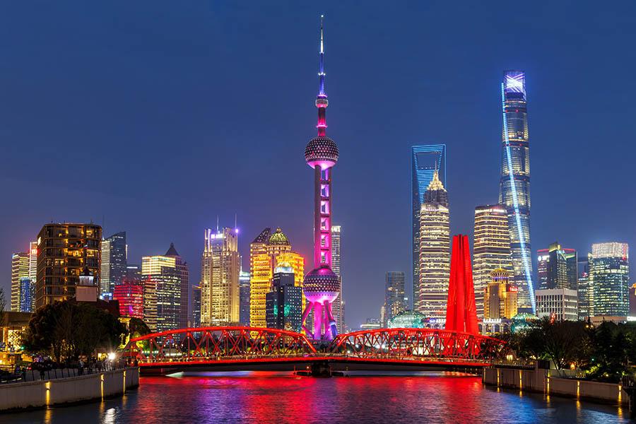 Stroll along the Bund in Shanghai | Travel Nation