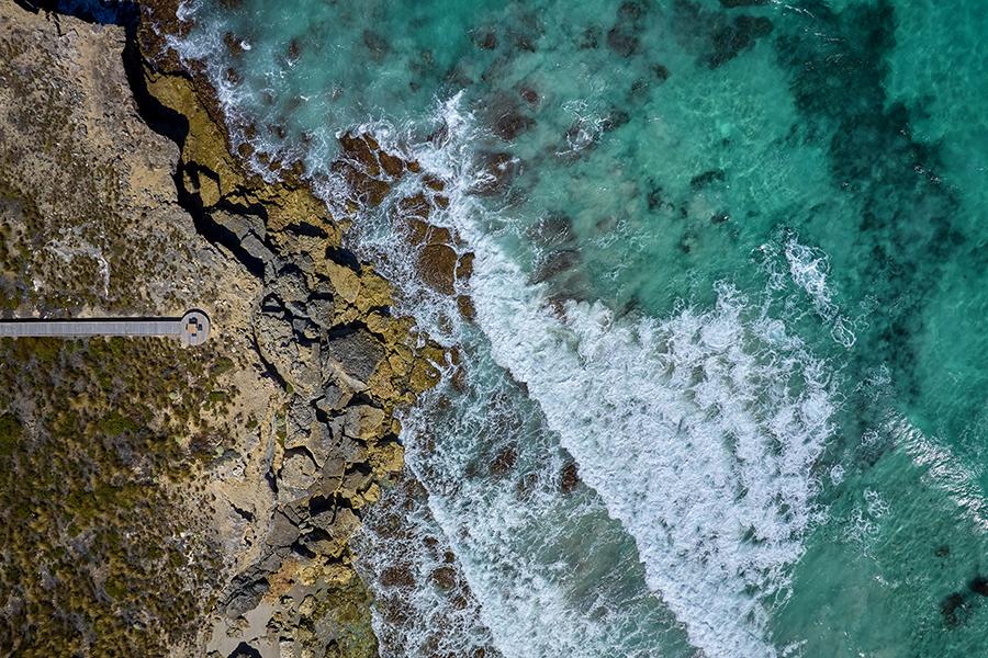 Walk to the turquoise sea from Southern Ocean Lodge | Photo credit: George Apostolidis
