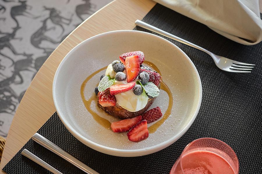 Treat yourself to delicious sweet delight at Southern Ocean Lodge | Photo credit: Jamie Alexander