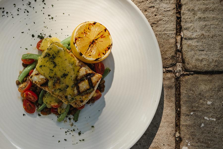 Enjoy tasty meals in the tranquil atmosphere of Amanwana | Photo credit: Amanwana