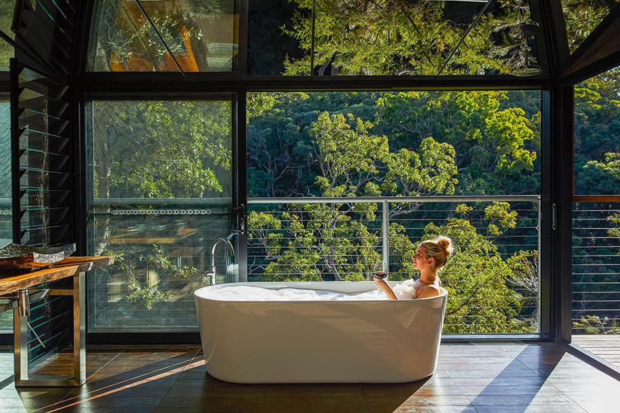Relax with a glass of wine in the bath tub at Spicers Sangooma | Photo credit: Destination New South Wales