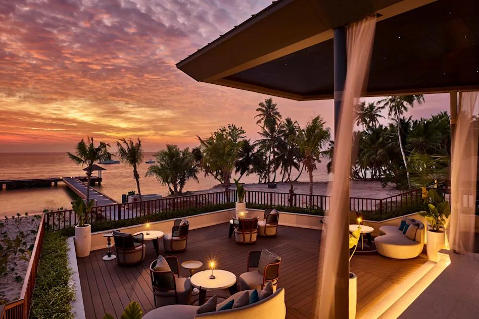 Relax at sunset at the Waldorf Astoria on Platte Island | Photo credit: Waldorf Astoria Platte Island