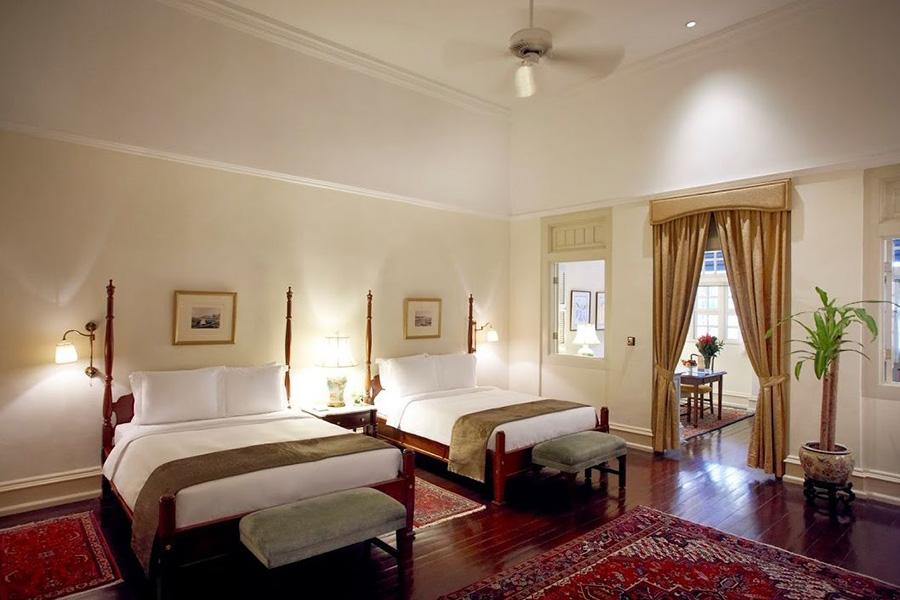 Relax in your personal Oasis at Raffles, Singapore | Photo credit: Raffles