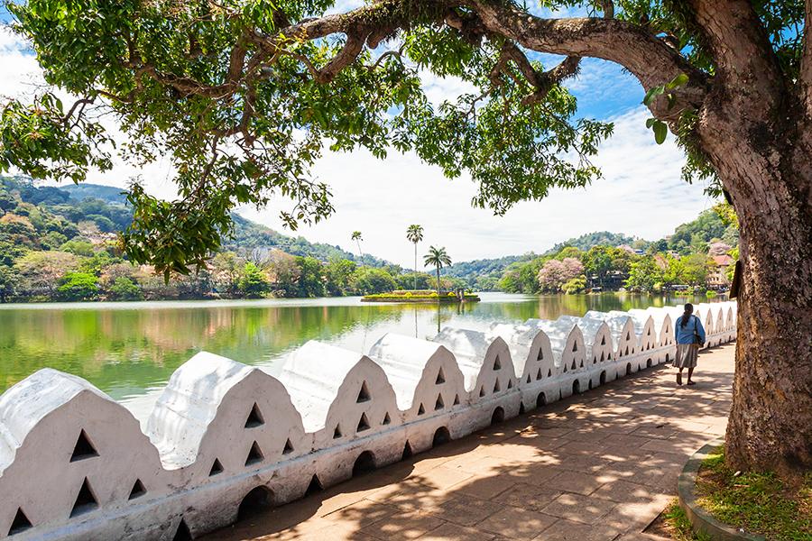 Stroll along the promenade of Kandy Lake, Sri Lanka | Travel Nation