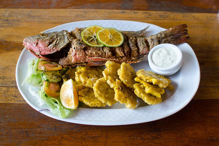 Tuck into fresh seafood and plantains in Panama | Travel Nation