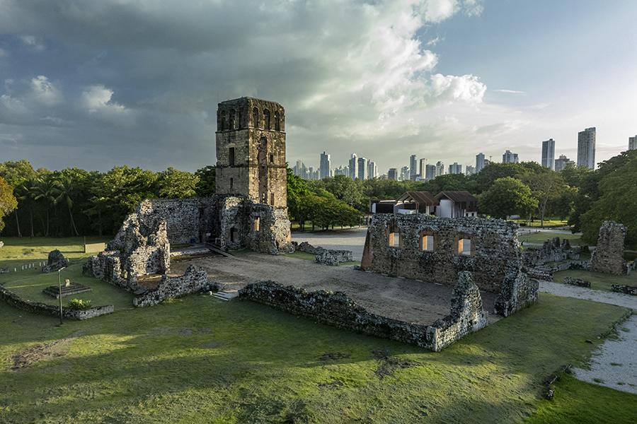 Explore Cathedral ruins at Panama Vejo | Travel Nation