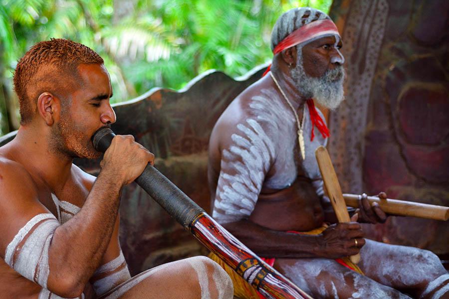 Learn about the indigenous Australian culture at Uluru | Travel Nation