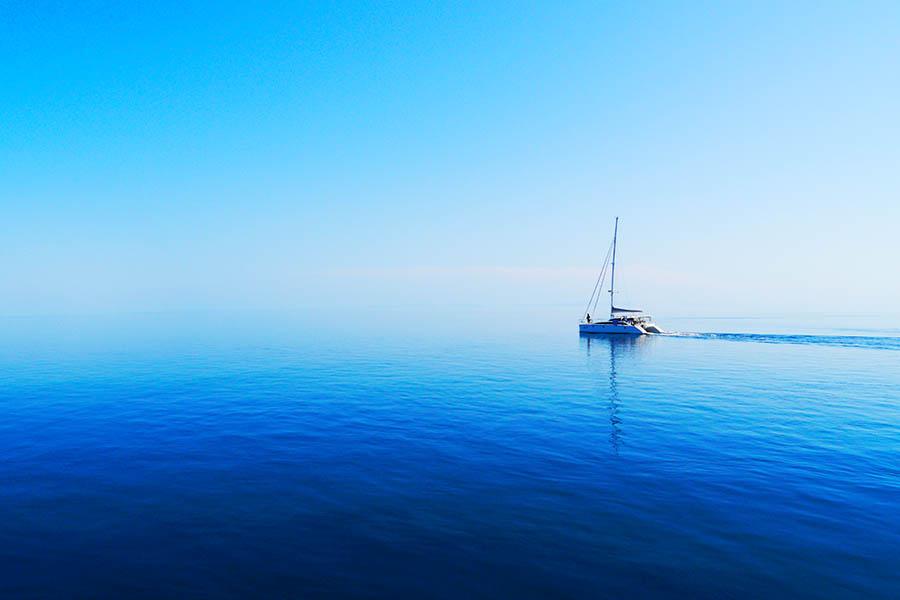 Sail out onto the beautiful Great Barrier Reef | Travel Nation