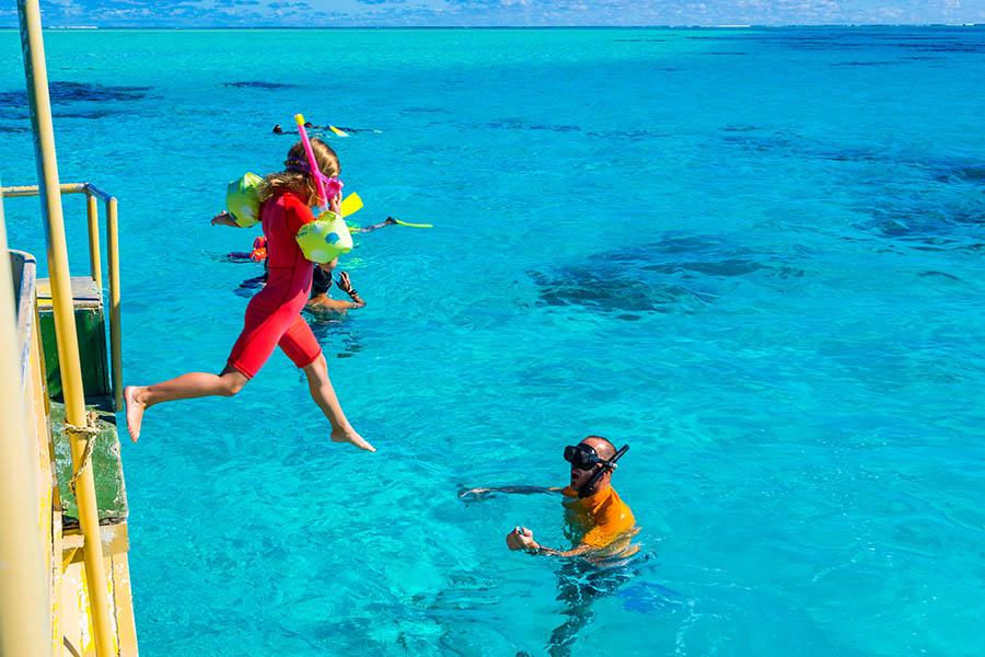 Spot clownfish, parrotfish and colourful wrasse | Photo credit: Zhang da Qiang