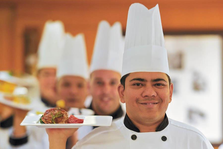 Eat delicious meals aboard a Paul Gauguin cruise in Tahiti | Photo credit: Paul Gauguin Cruises