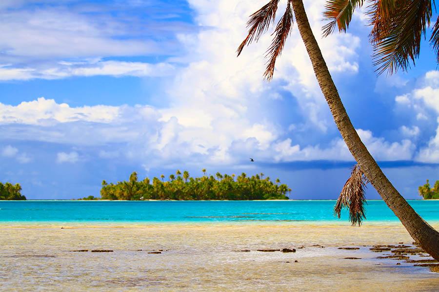 Explore the gorgeous waters surrounding Rangiroa | Travel Nation