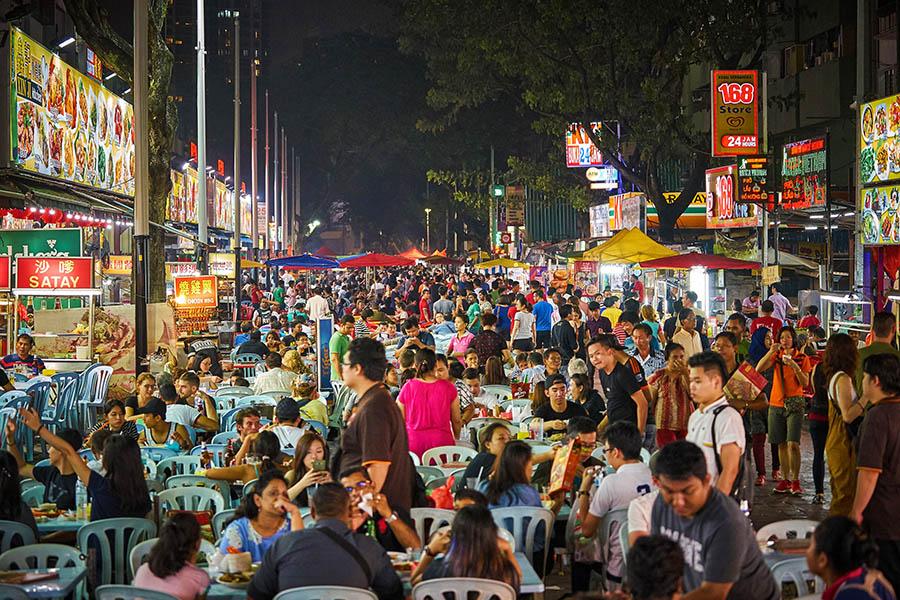  Jalan Alor in the Bukit Bintang district is a foodie’s heaven