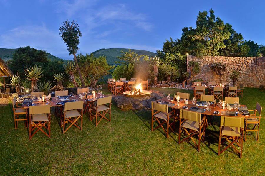 Eat a delicious dinner under the stars | Photo credit: www.shamwari.com
