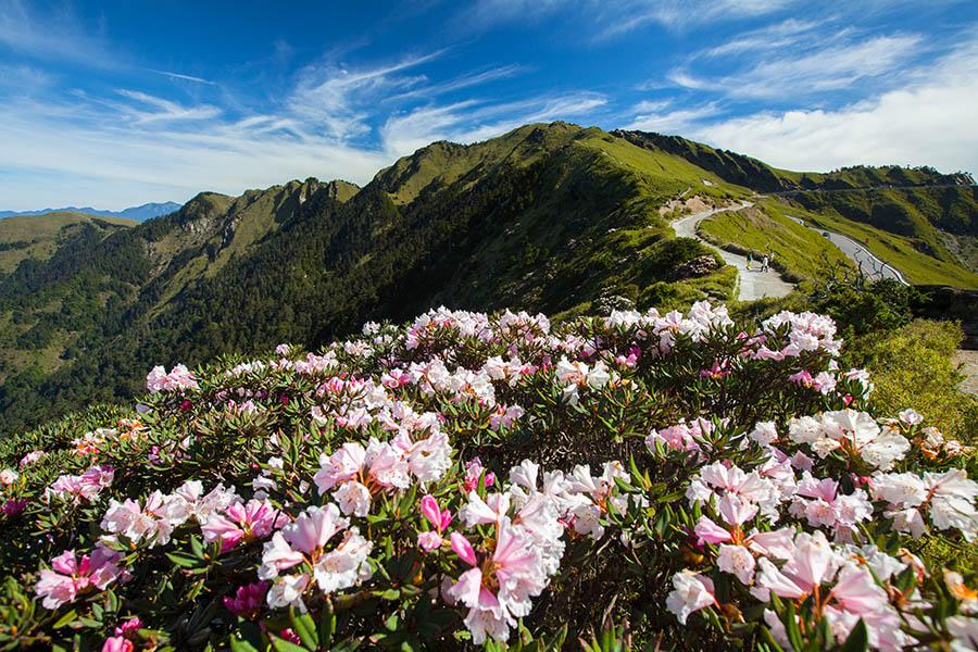 Hike along beautiful trails in Taroko National Park | Travel Nation