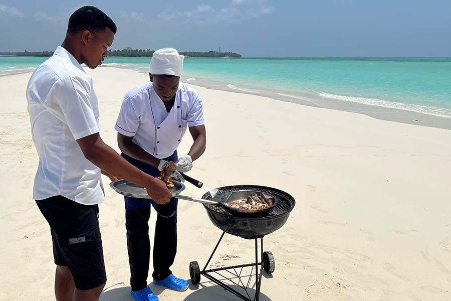Try a BBQ on Pemba's sandbanks | Travel Nation