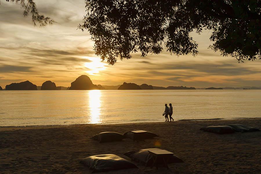 Enjoy a romantic walk on the beach | Photo credit: www.tubkaakresort.com