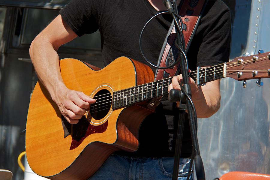 See live music on the streets of Austin, Texas | Travel Nation