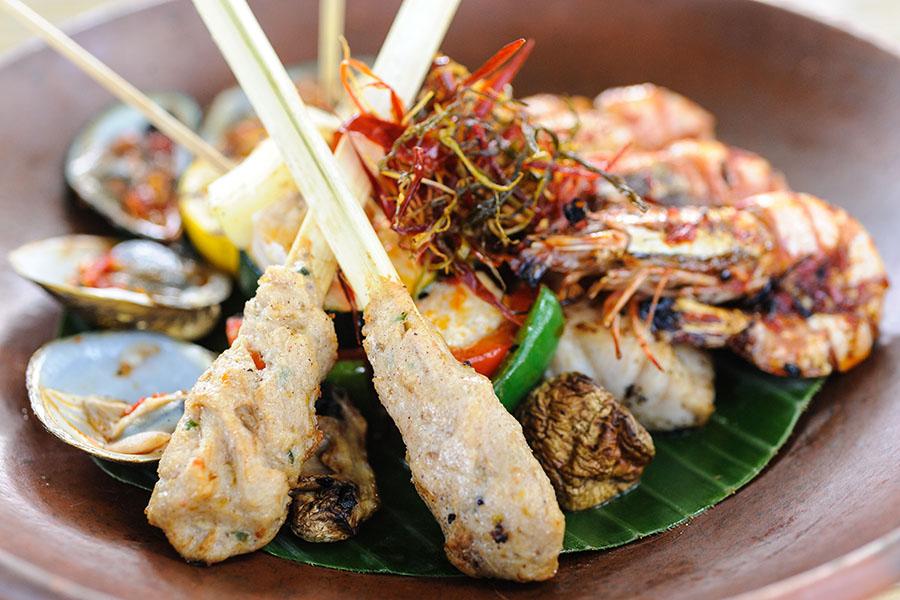 Taste the local cuisine | Travel Nation