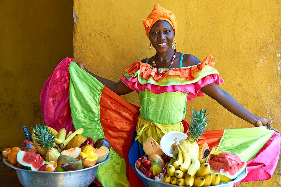 Stroll through the colourful colonial streets of Cartagena 