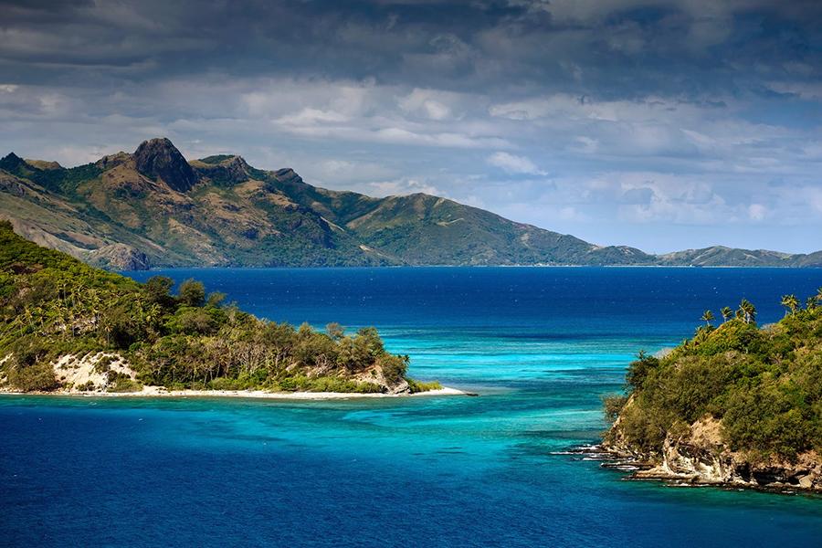 Weave your way through the spectacular Yasawa Islands