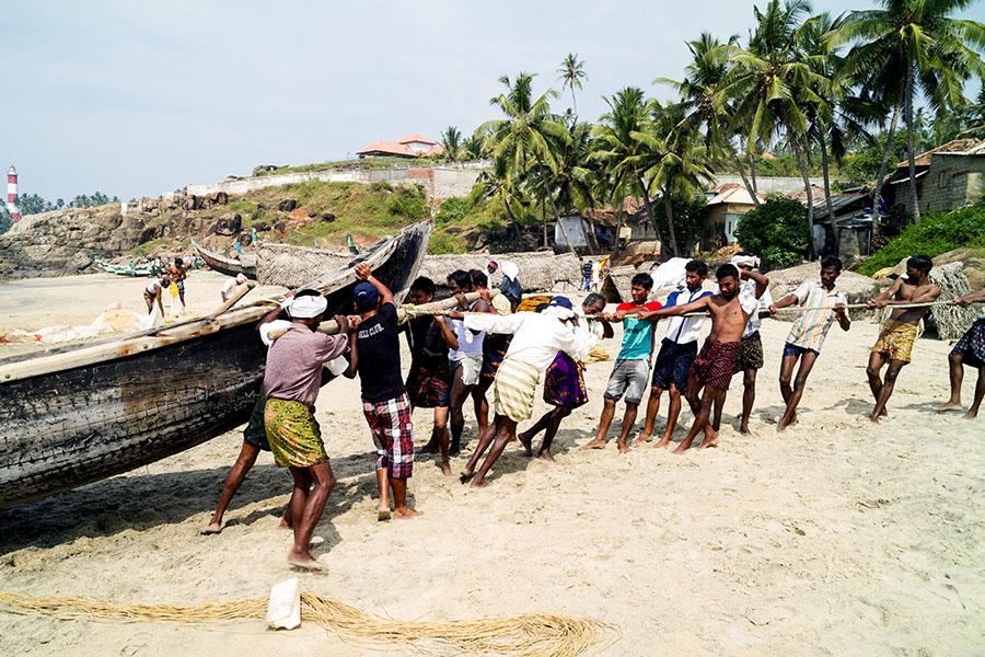 Relax in the beach town of Kovalam