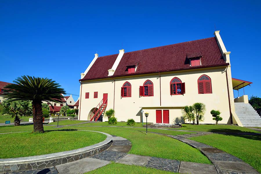 See the unique boat-shaped traditional houses