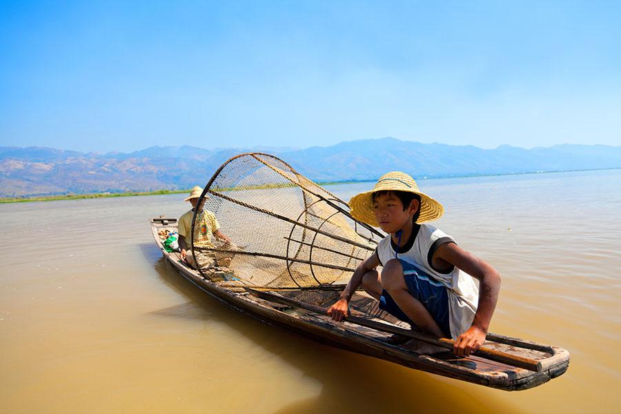 Watch the fishermen of Inle Lake at work