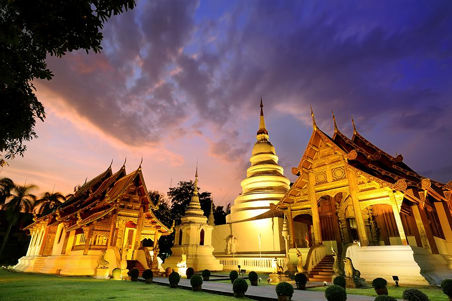 Marvel at the splendor of the Doi Suthep temple