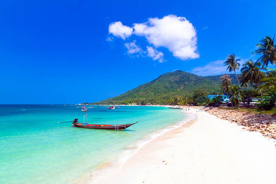 Relax on the beautiful beaches of Koh Phangan