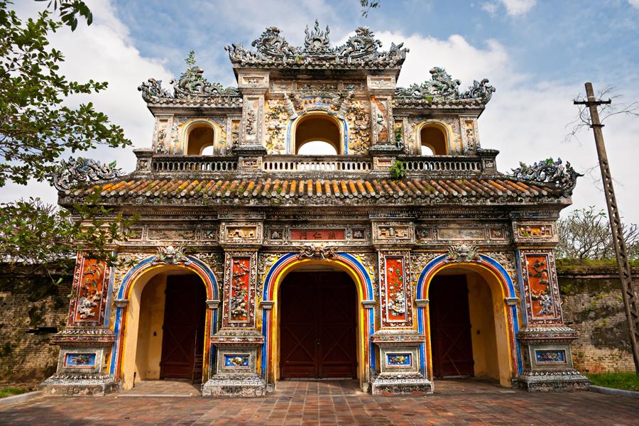 The imposing citadel awaits you in Hue