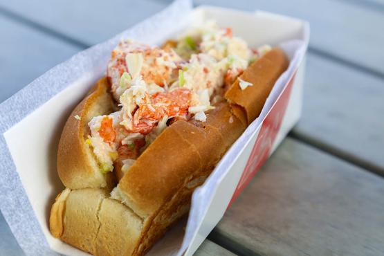 Munch on a traditional lobster roll in Boston | Travel Nation