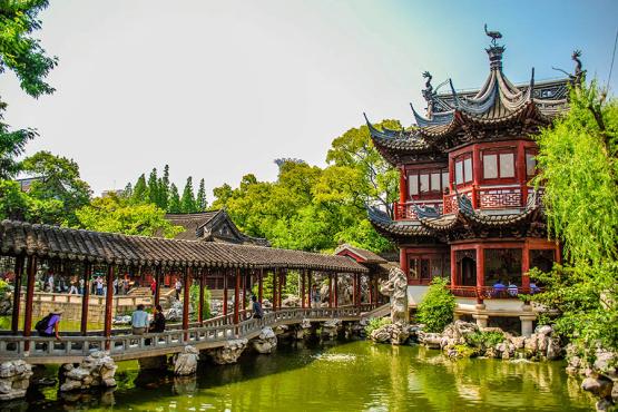 Visit the beautiful Yu Yuan Tea Garden in Shanghai | Travel Nation