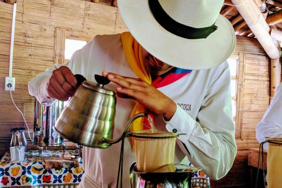 Take a tour of a traditional Colombian coffee farm | Travel Nation