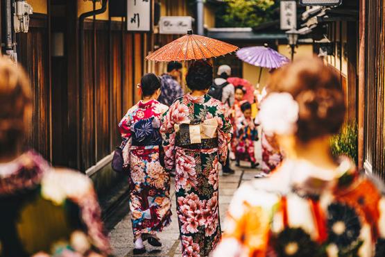 Explore the streets of the historic Gion district in Kyoto | Travel Nation