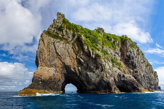 Take a scenic boat trip to the Hole in the Rock | Travel Nation
